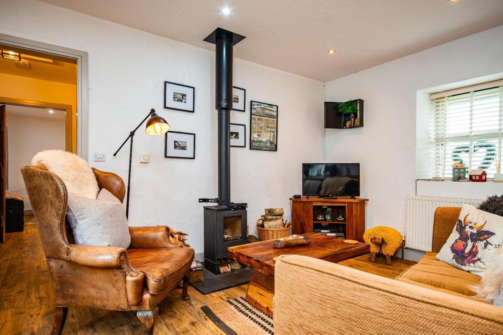 Cosy Farm Conversion In The Heart Of Pembrokeshire Maenclochog Exterior photo